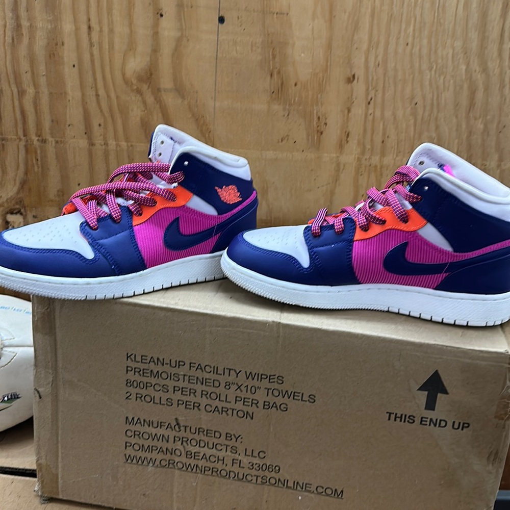 Jordan 1 mid fire pink regency purple